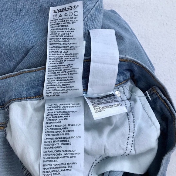 Levi's NWOT Light Wash Classic Bootcut Jeans Women 18/34 - Picture 10 of 10